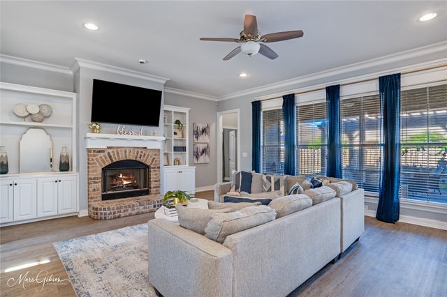 307 Briars Court, Bossier City, LA 71111