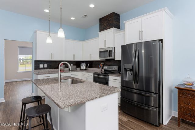 904 W Arboria Drive, Hampstead, NC 28443