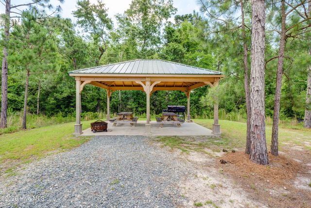 904 W Arboria Drive, Hampstead, NC 28443