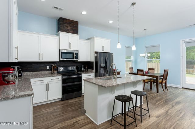 904 W Arboria Drive, Hampstead, NC 28443