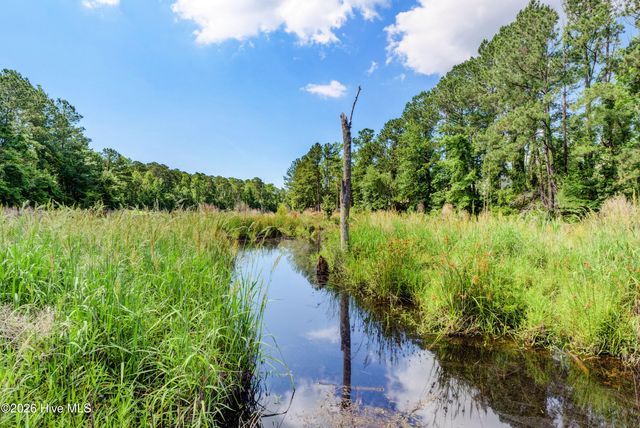 904 W Arboria Drive, Hampstead, NC 28443