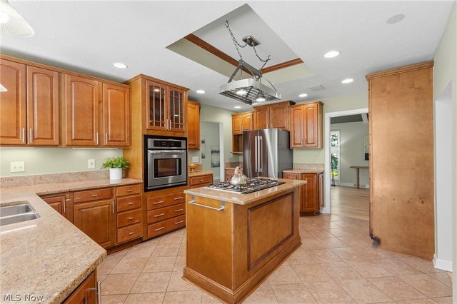 8662 Tanglewood Trail, Chagrin Falls, OH 44023
