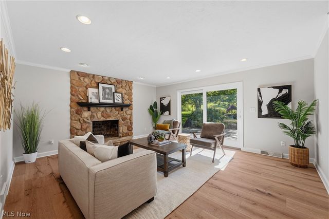 8662 Tanglewood Trail, Chagrin Falls, OH 44023