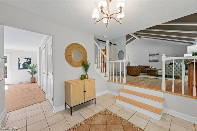 8662 Tanglewood Trail, Chagrin Falls, OH 44023