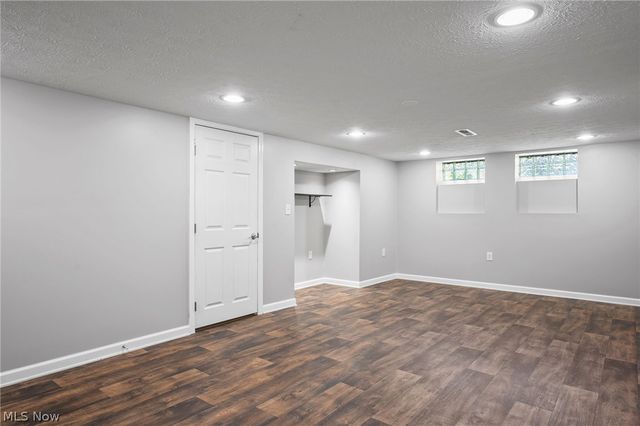 8662 Tanglewood Trail, Chagrin Falls, OH 44023