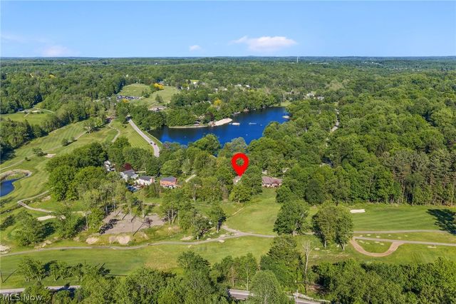 8662 Tanglewood Trail, Chagrin Falls, OH 44023