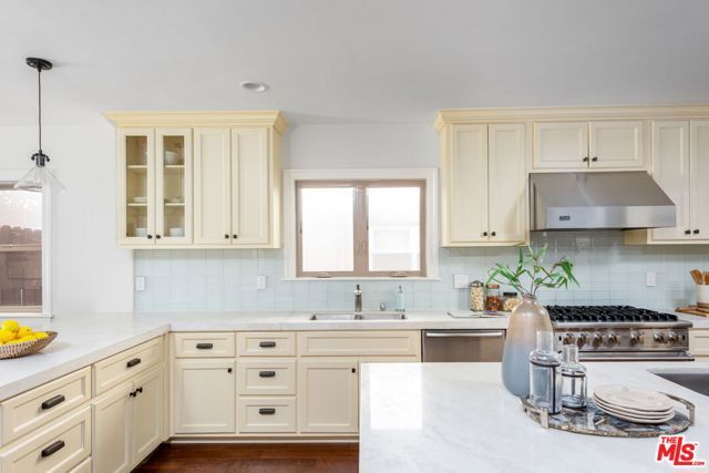 1945 Fairburn Avenue, Los Angeles, CA 90025