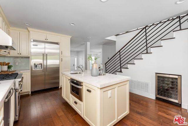 1945 Fairburn Avenue, Los Angeles, CA 90025