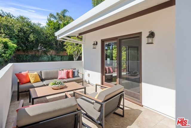 1945 Fairburn Avenue, Los Angeles, CA 90025
