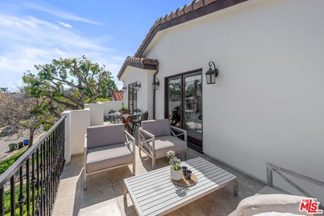 1945 Fairburn Avenue, Los Angeles, CA 90025