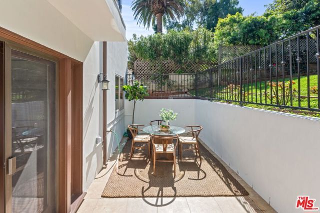1945 Fairburn Avenue, Los Angeles, CA 90025