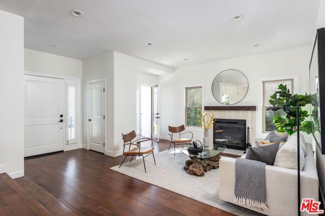 1945 Fairburn Avenue, Los Angeles, CA 90025