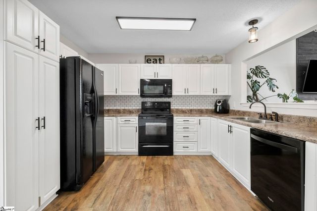 247 W Pheasant Hill Drive, Duncan, SC 29334