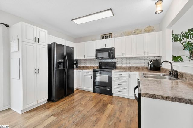 247 W Pheasant Hill Drive, Duncan, SC 29334