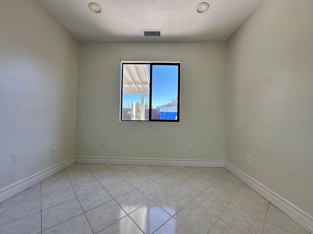 8665 Hillery, San Diego, CA 92126