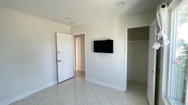 8665 Hillery, San Diego, CA 92126