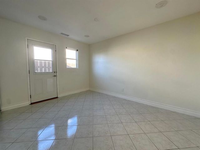 8665 Hillery, San Diego, CA 92126