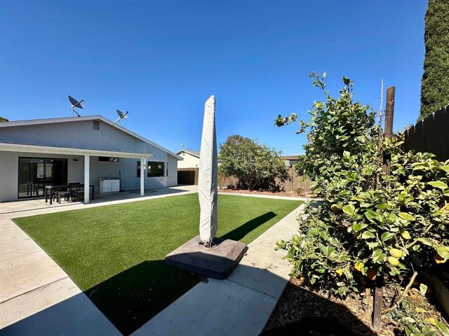 8665 Hillery, San Diego, CA 92126