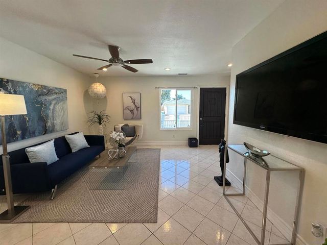 8665 Hillery, San Diego, CA 92126