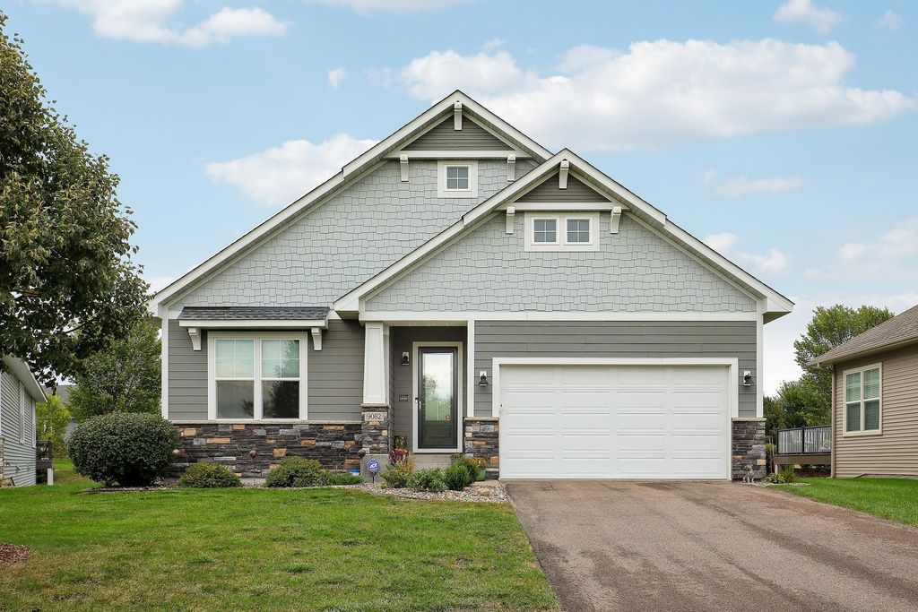 9082 Jade Circle N, Lake Elmo, MN 55042 — exterior