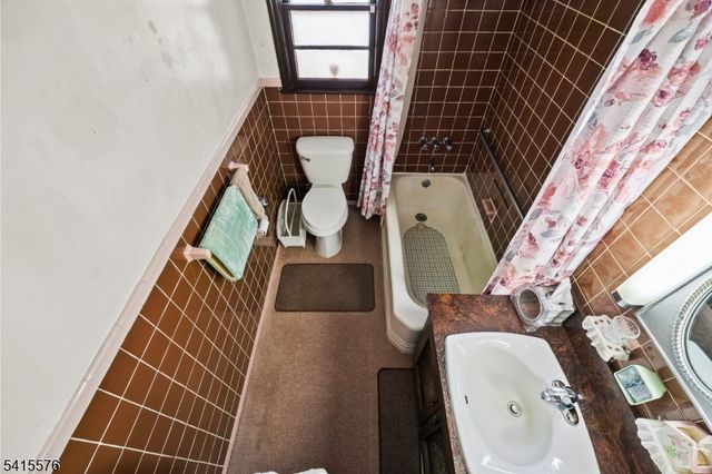 8 Kipp Pl, Paterson City, NJ 07513