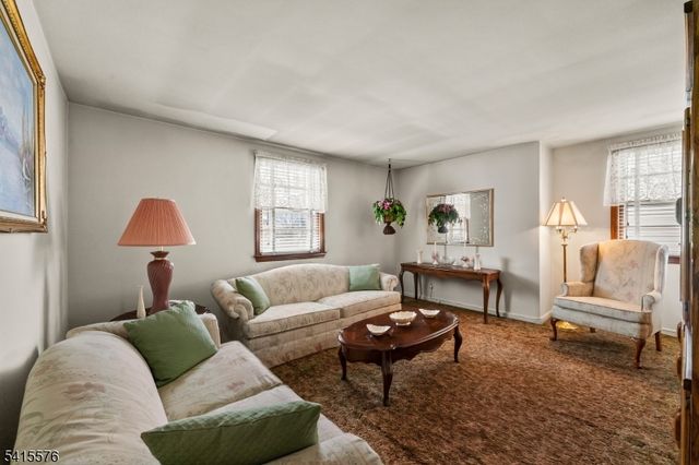 8 Kipp Pl, Paterson City, NJ 07513