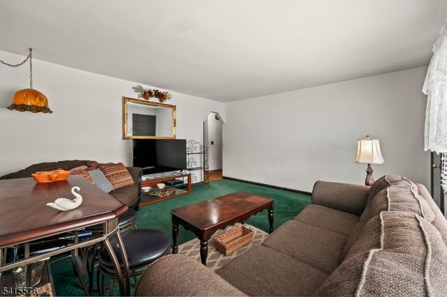 8 Kipp Pl, Paterson City, NJ 07513