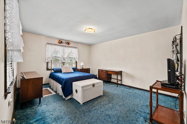 8 Kipp Pl, Paterson City, NJ 07513