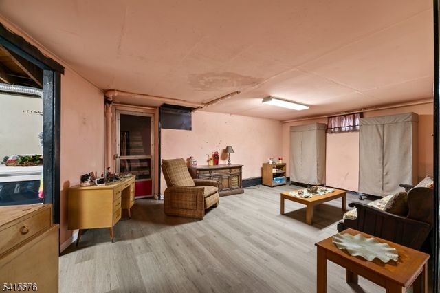 8 Kipp Pl, Paterson City, NJ 07513