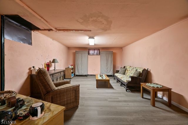 8 Kipp Pl, Paterson City, NJ 07513