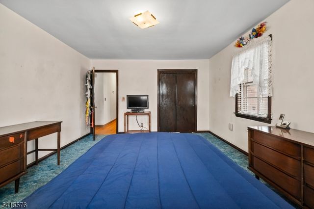 8 Kipp Pl, Paterson City, NJ 07513