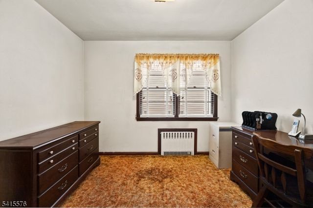 8 Kipp Pl, Paterson City, NJ 07513