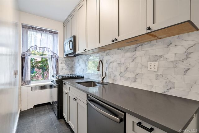 601 Pelham Parkway N 315, Bronx, NY 10467
