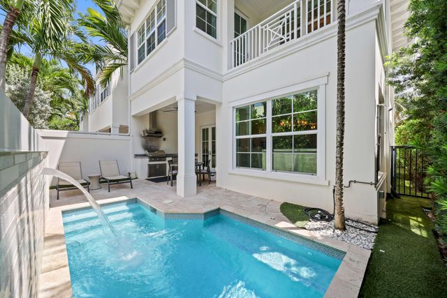 957 Sweetwater Lane, Boca Raton, FL 33431
