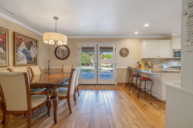 250 E Chestnut Court, Visalia, CA 93292