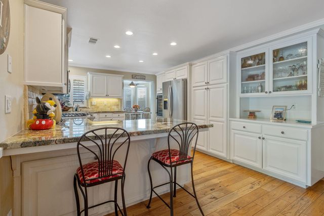 250 E Chestnut Court, Visalia, CA 93292