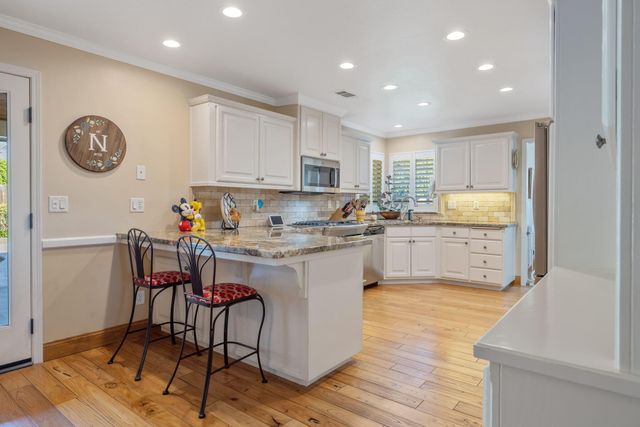 250 E Chestnut Court, Visalia, CA 93292