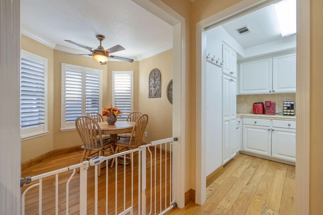 250 E Chestnut Court, Visalia, CA 93292