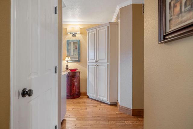 250 E Chestnut Court, Visalia, CA 93292