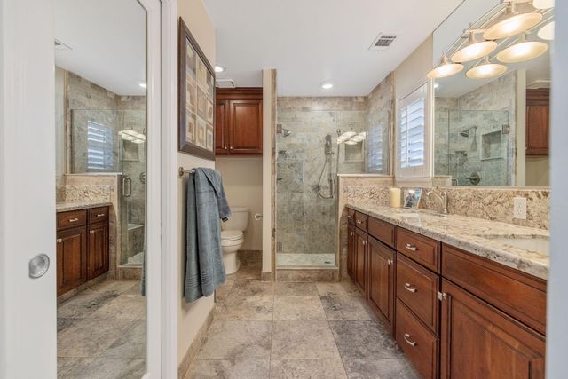 250 E Chestnut Court, Visalia, CA 93292