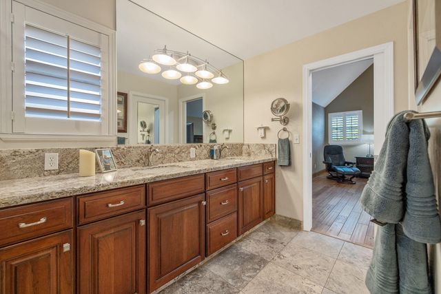 250 E Chestnut Court, Visalia, CA 93292