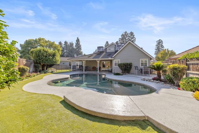 250 E Chestnut Court, Visalia, CA 93292