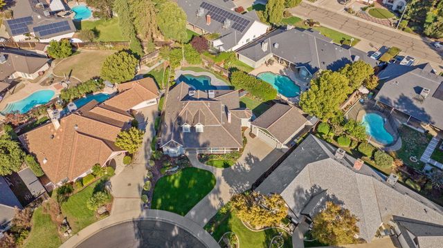 250 E Chestnut Court, Visalia, CA 93292