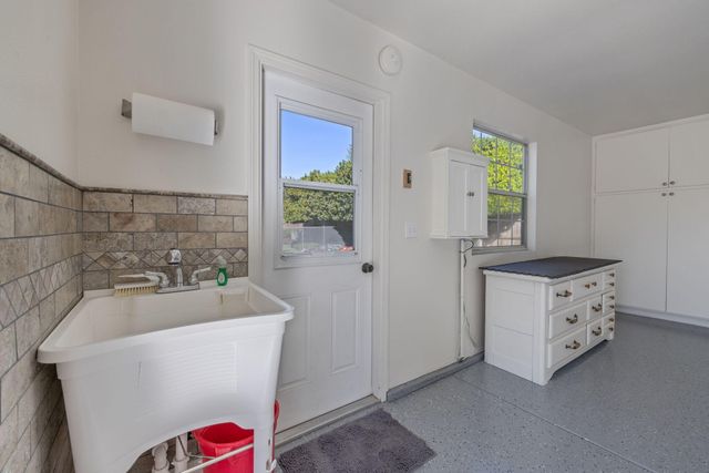 250 E Chestnut Court, Visalia, CA 93292