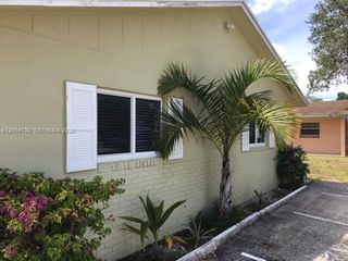 2407 SW 42nd Ave B, Fort Lauderdale, FL 33317