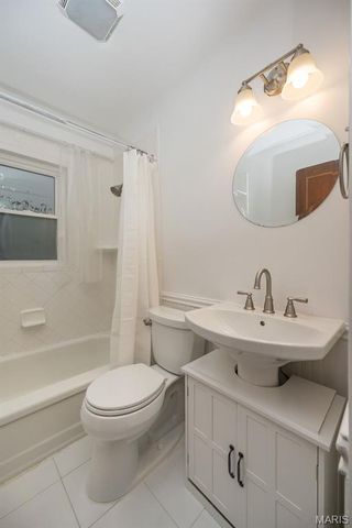 1666 Crabapple Lane, St Louis, MO 63119