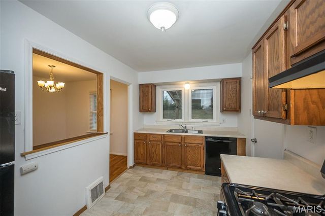 1666 Crabapple Lane, St Louis, MO 63119