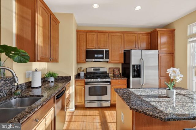 16636 BARGE CIR, Woodbridge, VA 22191