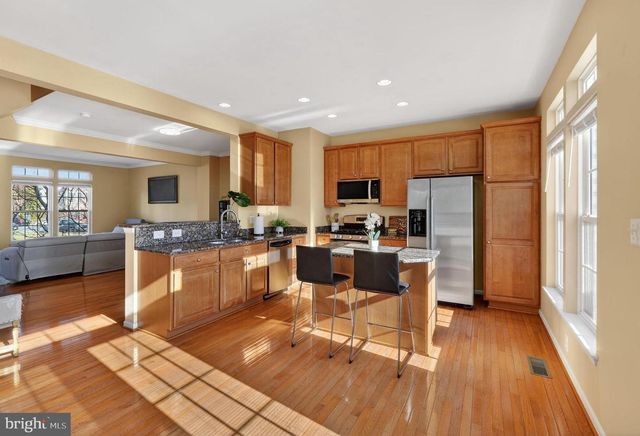 16636 BARGE CIR, Woodbridge, VA 22191