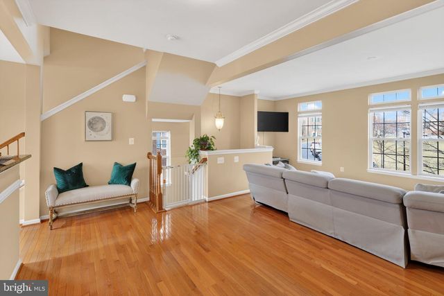 16636 BARGE CIR, Woodbridge, VA 22191